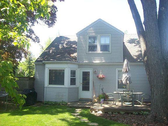 4th image of 6970 N Green Bay Ave