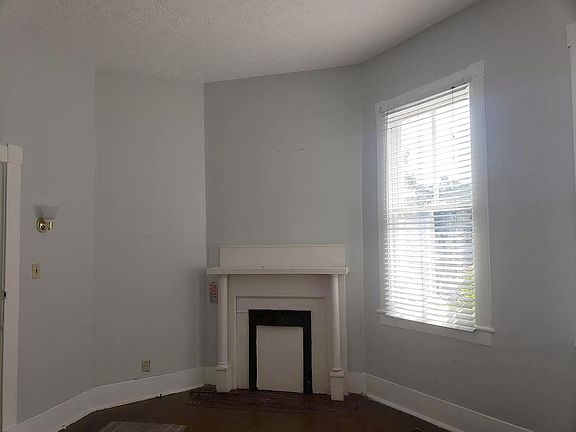 3rd image of 11 E 32nd St #B