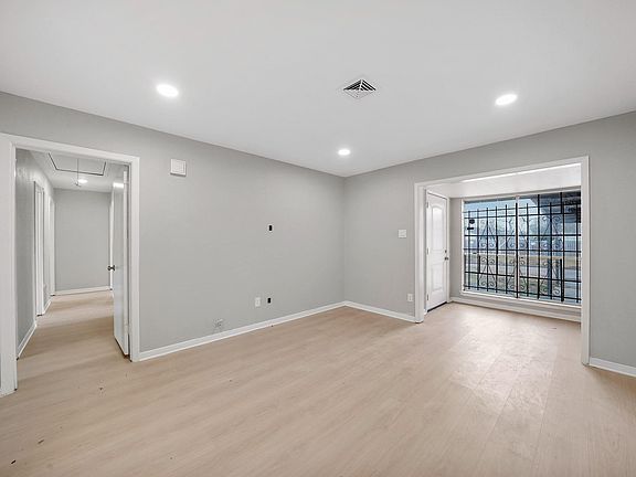 4th image of 9347 Clearway Dr