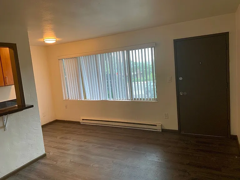 2350 Beacon Ave S — Photo 81