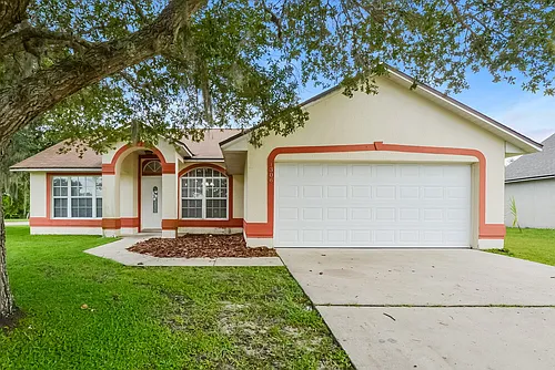 1306 Silverthorn Dr Photo 1