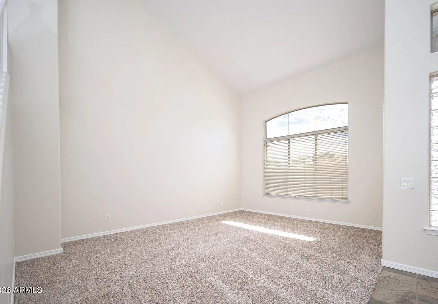 5 bed, 3.0 bath, 4015 sqft, $3,000 — Photo 3