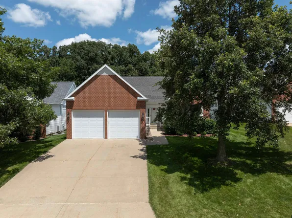 2121 3rd St SW, Waverly, IA 50677