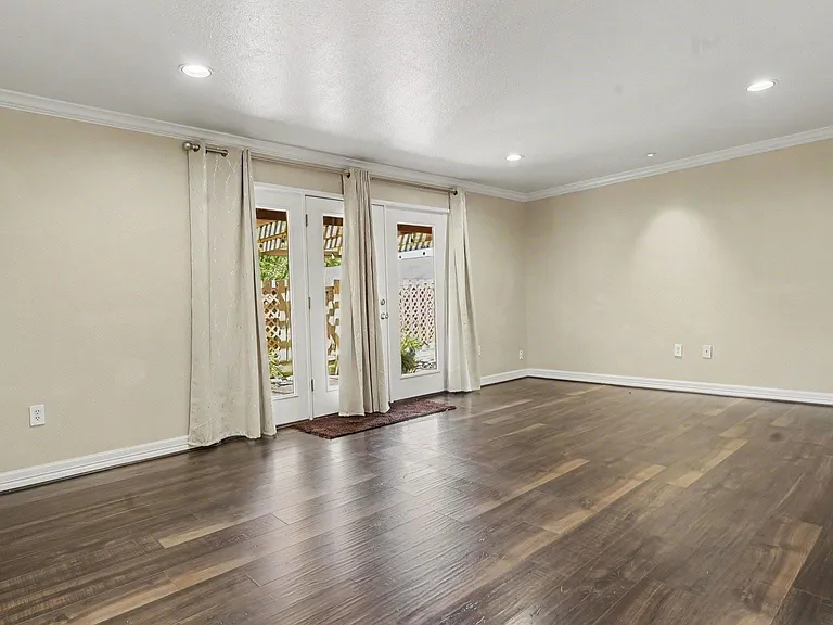 16506 Diana Ln — Photo 3