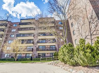 920 Vose Dr APT 106, Gurnee, IL 60031