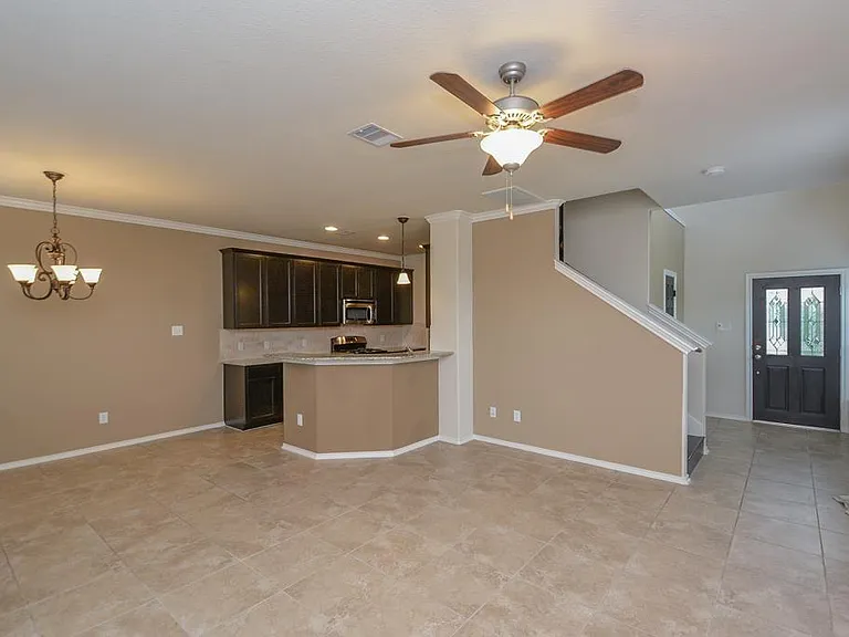 6490 Calgary Woods Ln — Photo 5