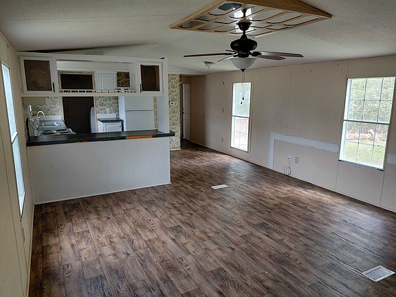 3rd image of 605 Ray Rd #19