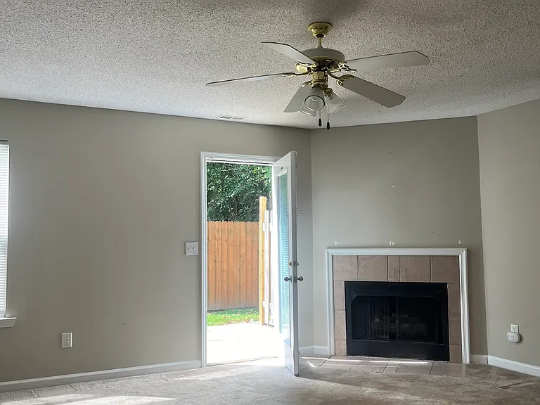 402 Blue Ridge Villa Dr #402 — Photo 12
