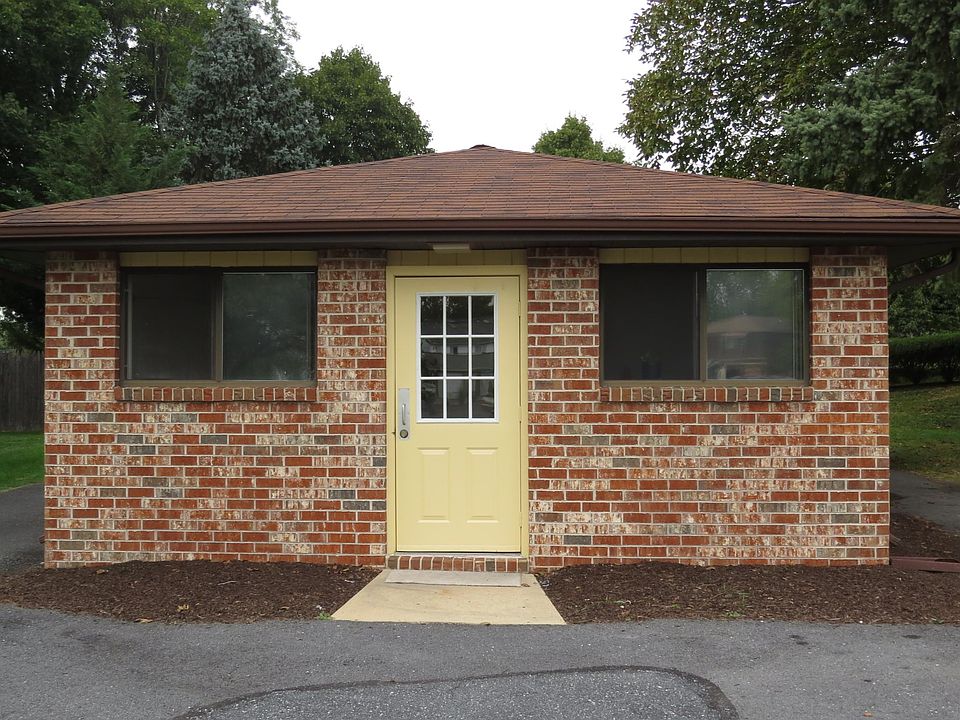 2nd image of 441 Garden Dr