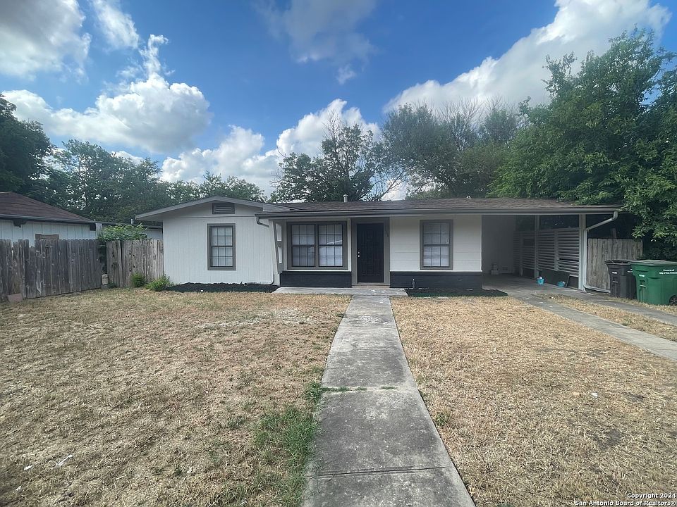 1st image of 138 NEWPORT DR
