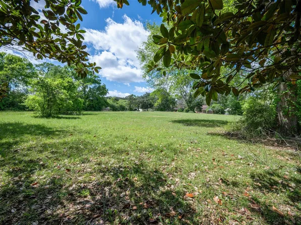 W Dogwood St, Woodville, TX 75979