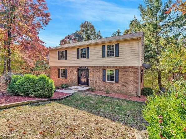 2507 Coachman Cir, Roanoke, VA 24012