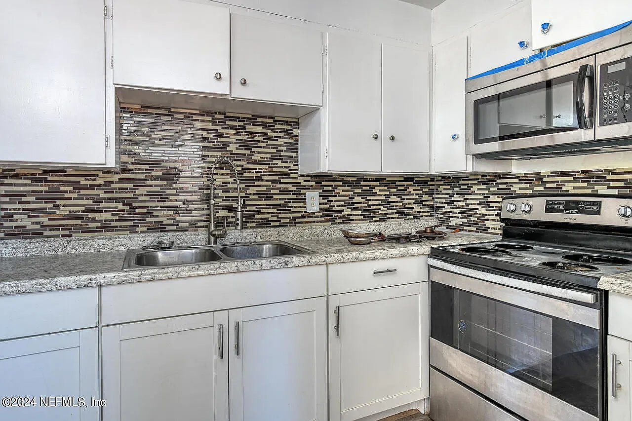 4 bed, 1400 sqft, $1,300 — Photo 1