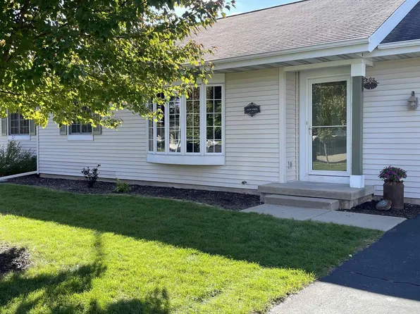 233 Sunrise Court, Deerfield, WI 53531