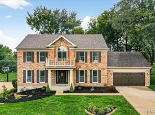 767 Carman Meadows Dr, Ballwin, MO