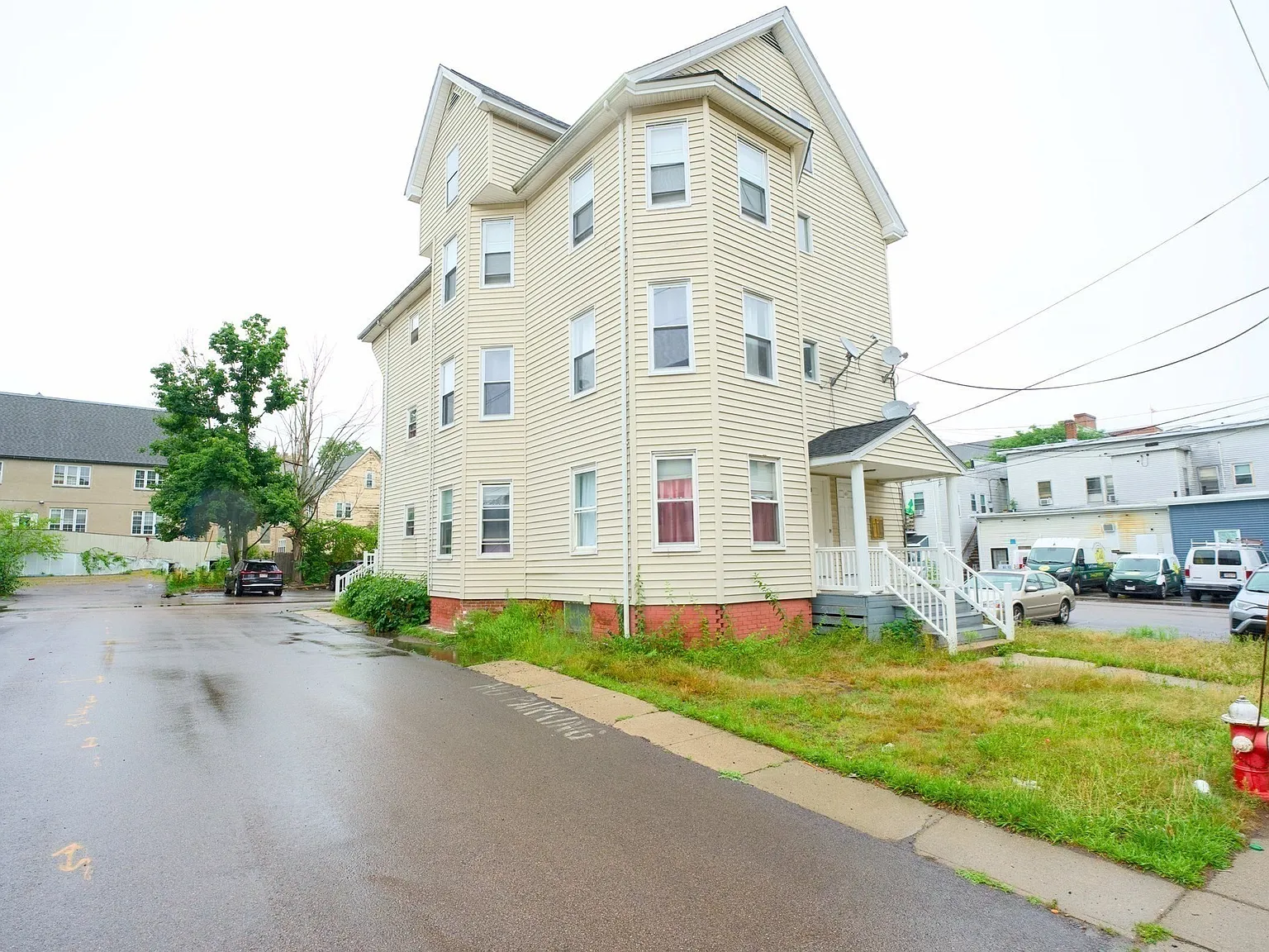 3 bed, 1200 sqft, $2,800 — Photo 4
