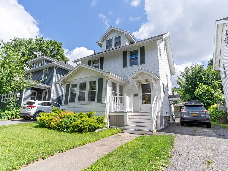 38 Kingsboro Rd — Photo 1
