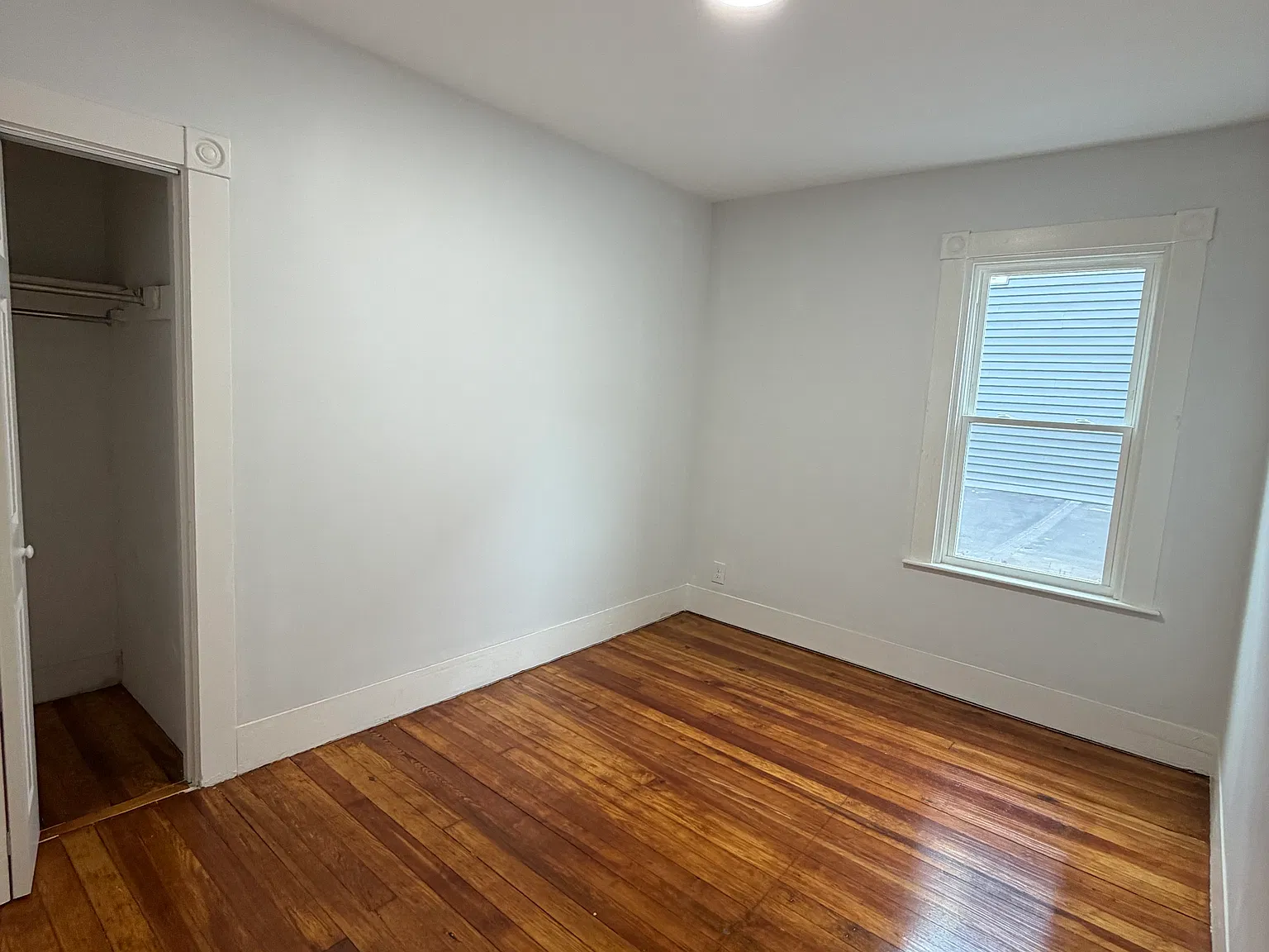 3 bed, $2,300 — Photo 2
