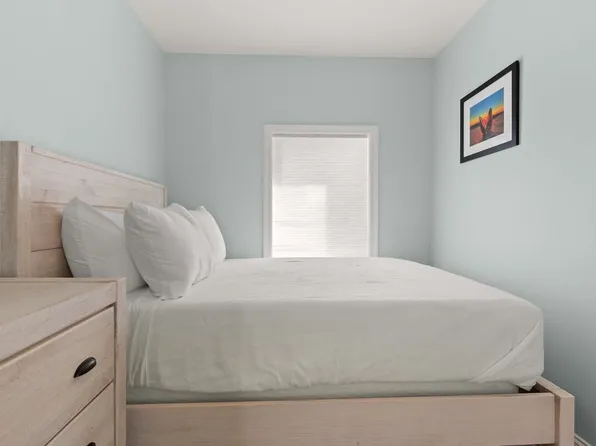 8 N North St, Hampton, NH