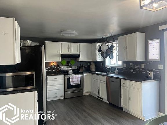 5th image of 1016 S Shamrock Cir