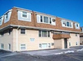 9913 W 58th St APT 3, Countryside, IL 60525