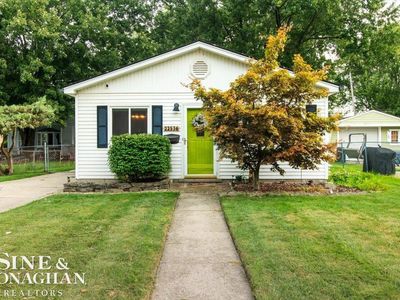 22536 Hoffman St, Saint Clair Shores, MI, 48082