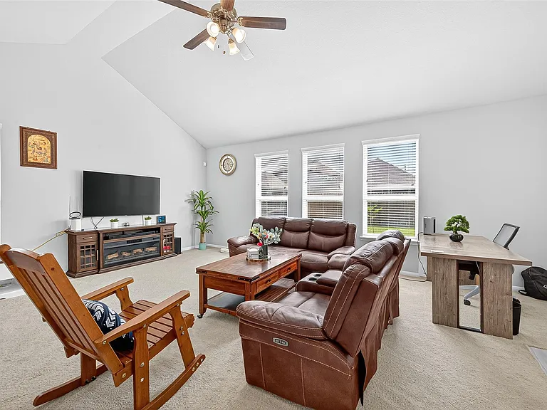 21319 Tropisea Dr — Photo 9