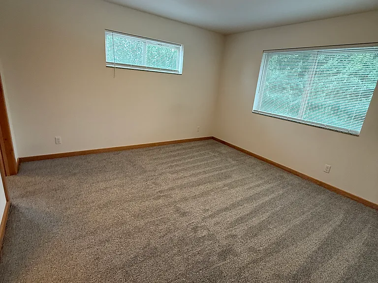 19352 Viking Ave NW — Photo 8