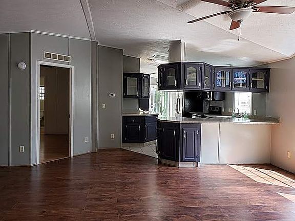 5th image of 456 Kingslake Dr