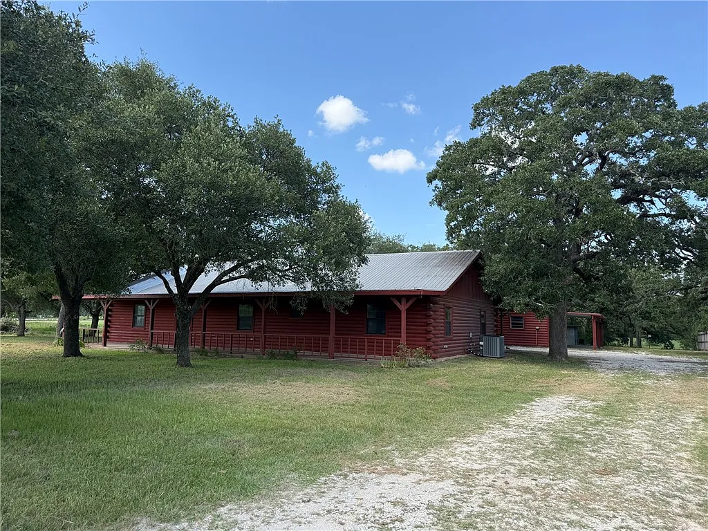 3 bed, 1996 sqft, $2,000 — Photo 2