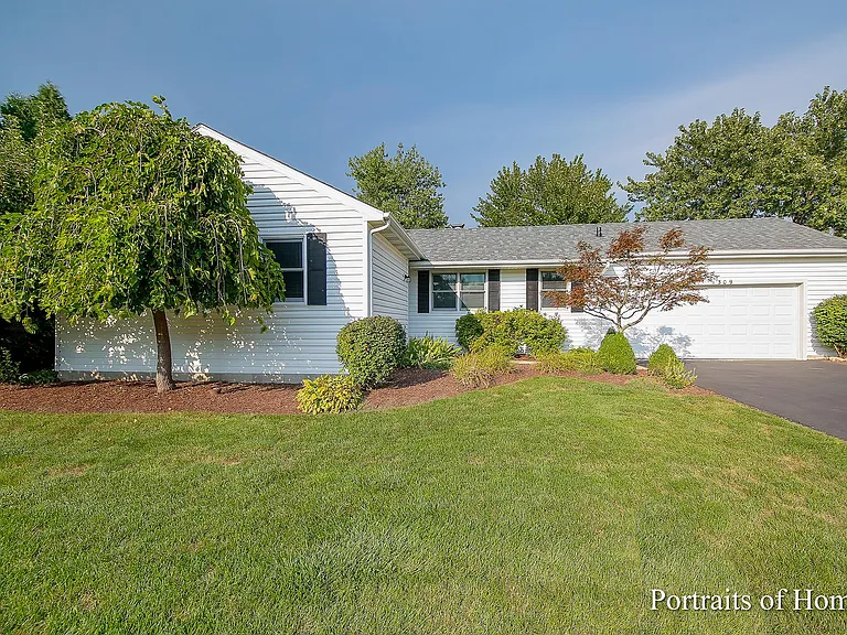 1309 Duke Dr — Photo 1