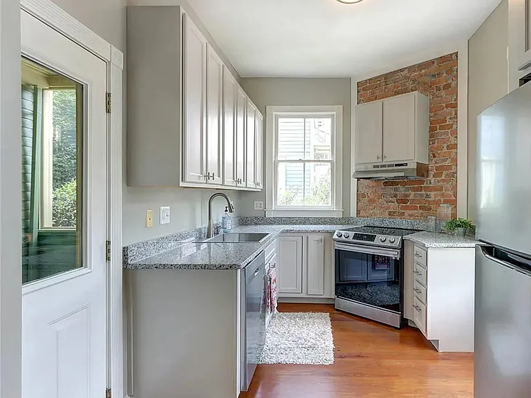 501 Blair St — Photo 17