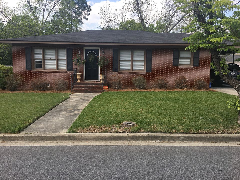 2nd image of 109 E Grady St
