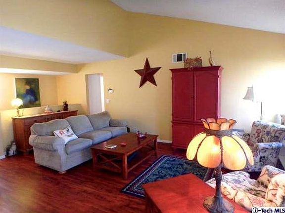 4th image of 10514 Sunland Blvd Unit 6