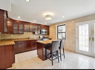 218 Grand St, Jersey City, NJ 07302