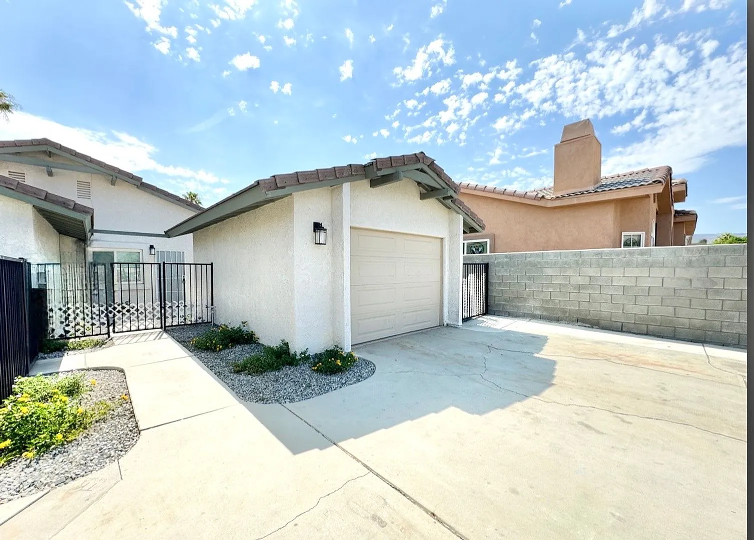 Available Now!! 3 Bedroom/ 2 Bathroom Duplex In Cathedral City! — Photo 2