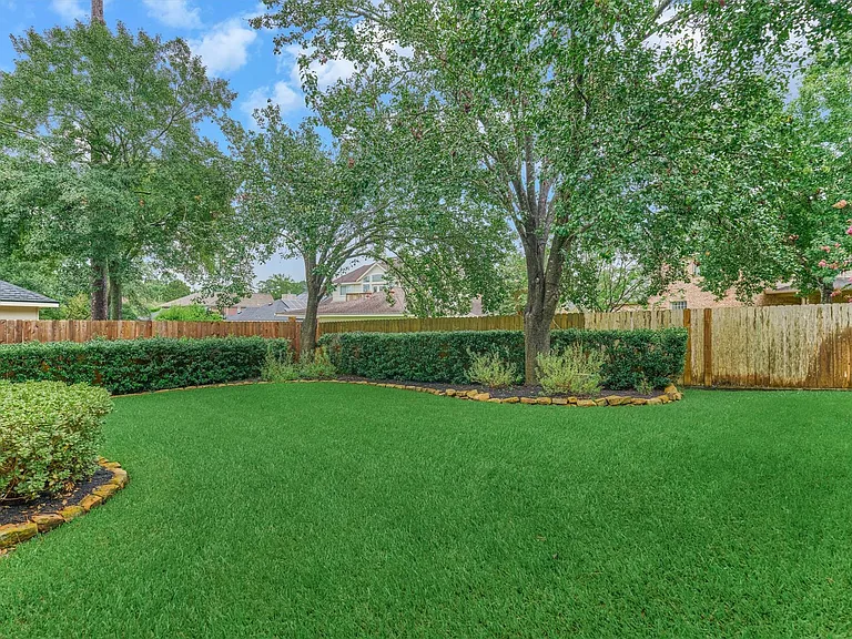 6615 Haughton Dr — Photo 43