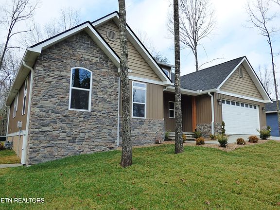 2nd image of 144 Hawes Cir