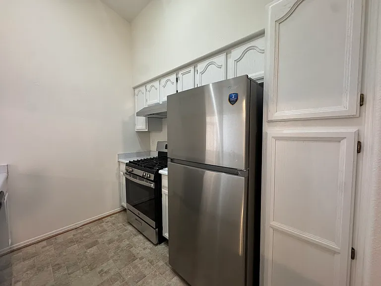 1344 Park Ln #1 — Photo 11