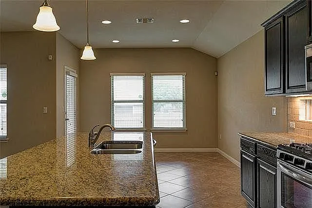 1221 Peregrine Way — Photo 7