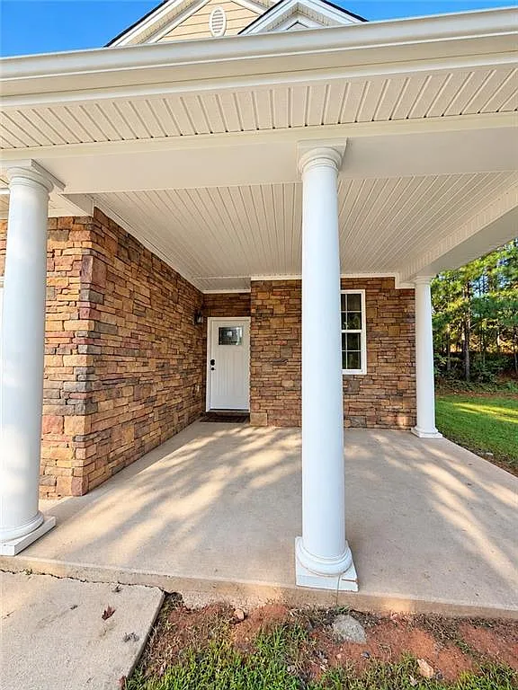 3 bed, 2.5 bath, 2102 sqft, $2,700 — Photo 3