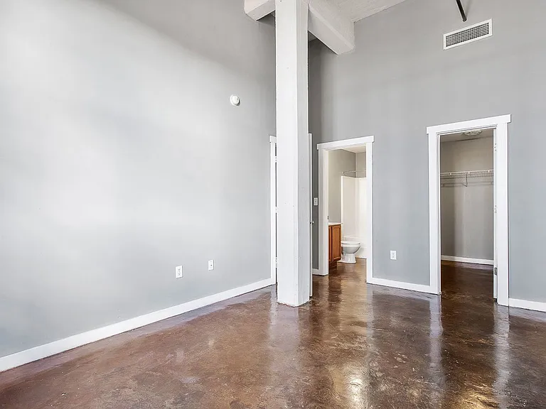 1510 W Broad St — Photo 7