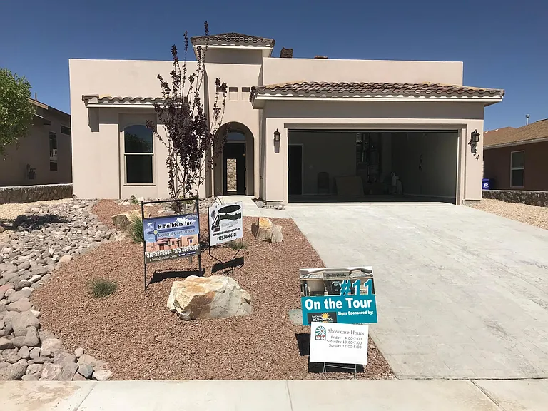 4734 Whitney Pl — Photo 1