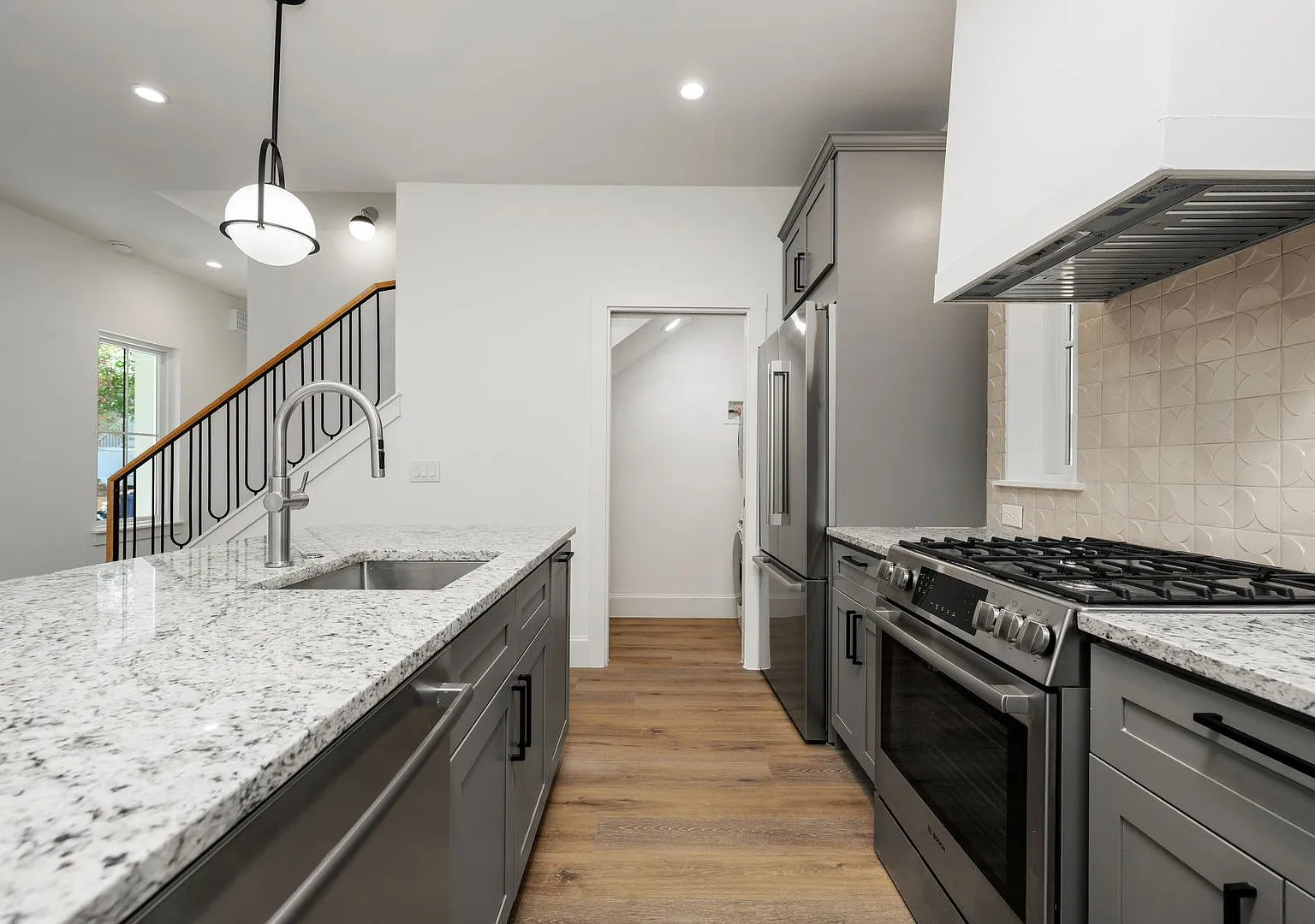 1113 West 22 1/2 Street — Photo 4