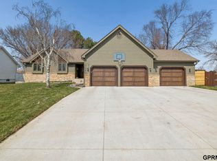 20512 Antler Cir, Elkhorn, NE 68022