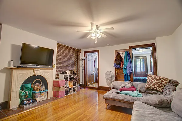 Rented by Corcoran | media 2