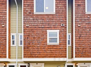 6322B 34th Ave SW, Seattle, WA 98126