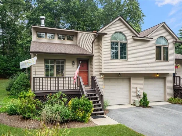 24 White Birch Ct, North Kingstown, RI 02852