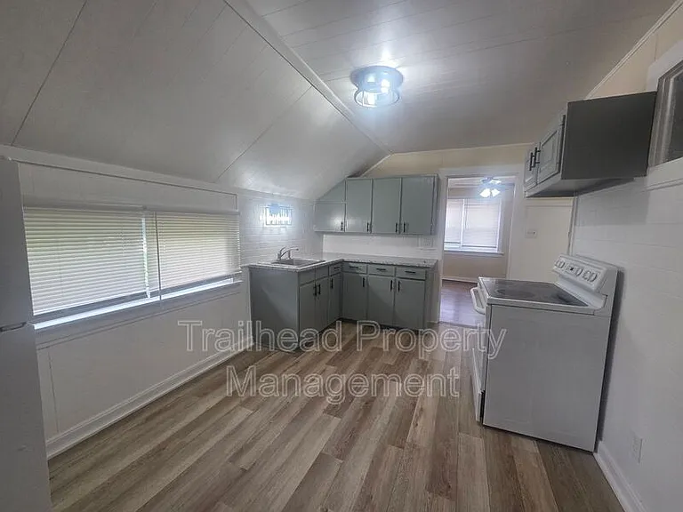3115 S Forest Ave #3 — Photo 2