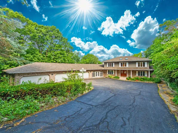 1045 Fondulac Dr, East Peoria, IL 61611